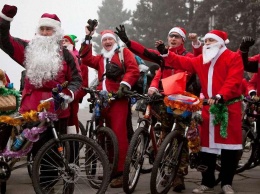 В столице прошел первый праздничный велопарад