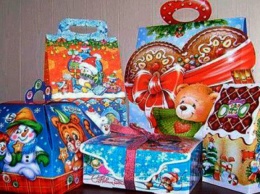 Позорище! Украинцы обсуждают скудные новогодние подарки детям