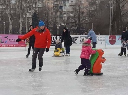 Запорожский губернатор на коньках и мастер-класс для детей бойцов АТО, - ФОТО