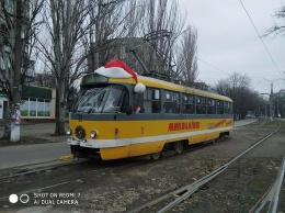 "Праздничные покатушки": в Николаеве ездит новогодний трамвай, - ФОТО
