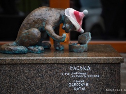Одесские коты: возле ресторана на Греческой открыли памятник любителю кильки в томате