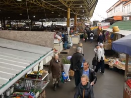 Зарплата украинцев уходит на сигареты, лекарства и алкоголь, - Госстат