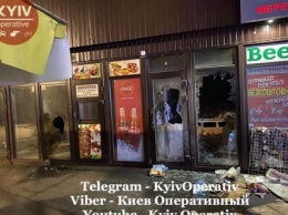 В Киеве на Троещинском рынке ночью устроили стрельбу по киоскам
