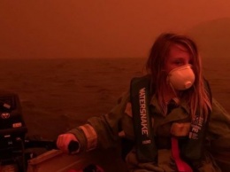 Лесные пожары в Австралии: людей собираются эвакуировать морем, но шоу фейерверков в Сиднее не отменили (ФОТО)