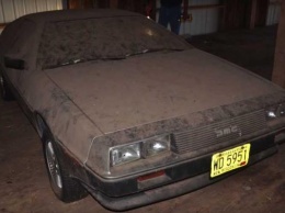 Этот DeLorean находился в гараже последние 32 года