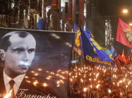 В Киеве националисты отметили 111-летие со дня рождения Бандеры факельным шествием (фото, видео)