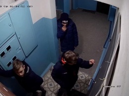 В Южноукраинске юные «посевальщики» засовывают спички в замки дверей, которые им не открыли