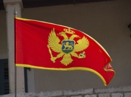 Посольство Черногории в Белграде обстреляли пиротехникой из-за религиозного закона