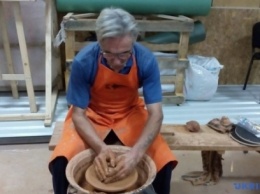 Гончар из Лупарево утверждает, что разгадал секрет античного лака для керамики