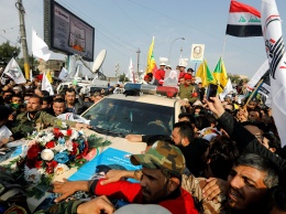 Тысячи жителей Ирака вышли на улицы для прощания с генералом Сулеймани