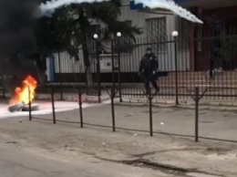 Жители Каховки устроили массовый бунт у полиции - ФОТО, ВИДЕО