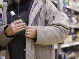 Двое криворожан попались на краже алкоголя в супермаркетах