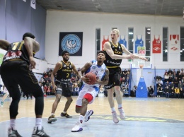 Баскетбол: «Николаев» вылетел из Кубка Украины, а «Химик» остановил контракт с американцем