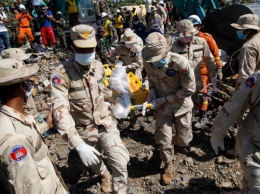 Число жертв обрушения здания в Камбодже увеличилось до 36