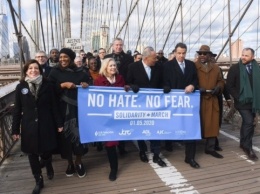 В Нью-Йорке проходит многотысячный марш против антисемитизма