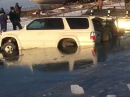 В России под лед одновременно провалились порядка 20 автомобилей