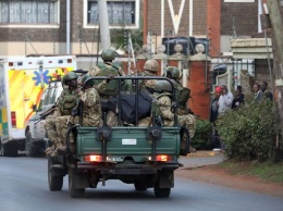 В Кении при нападении боевиков на американскую базу погибли трое военных