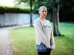 Жительница Канады с помощью своего фотопроекта показала, как шокирующе выглядит рак