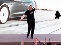 Илон Маск танцем открыл новый завод Tesla в Шанхае