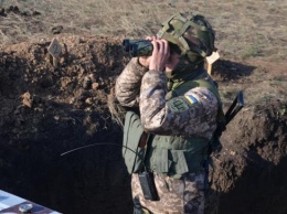 Со сменой власти в Украине армия перестала использоваться в пропагандистских целях и ради обогащения первых лиц, как это было при Порошенко, считают эксперты