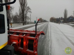 Непогода на подступах: западные районы Днепропетровщины уже накрыло снегом
