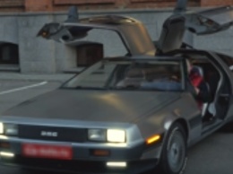 Вот это находка: в старом гараже 30 лет пылился знаменитый DeLorean. Фото