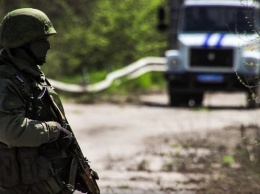 Боевики "ДНР" начали отбирать авто с украинскими номерами