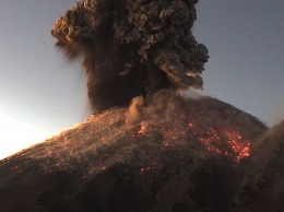 В Мексике произошло извержение самого активного вулкана