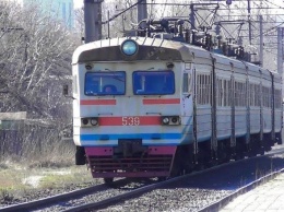 Под Киевом электричка смертельно травмировала пенсионерку