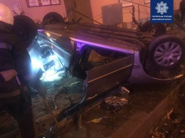 В Николаеве пьяный водитель вдребезги разбил авто - двое пострадавших (ФОТО)