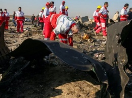 Спецслужбы Ирана не хотят, чтобы родственники жертв авиакатастрофы общались со СМИ, которые работают за границей
