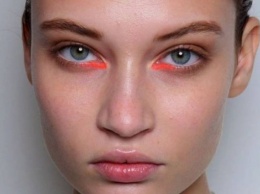 Модный макияж для глаз 2020: в тренде "слезы русалки" (фото)