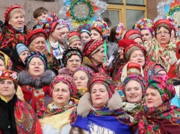 Народные хоры из Канады, США, Польши и Украины устроили праздник украинской песни в центре Киева