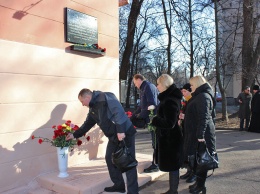 В Кривом Роге почтили память бывшего мэра Григория Гутовского