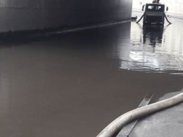 Потоп в Киеве: залило автомобильный тоннель