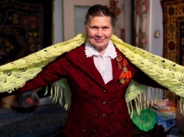 Пенсионерка из Томска больше 10 лет вяжет вещи для воспитанников детских домов