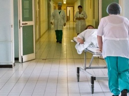 В Киеве в больнице на ребенка упали двери, полиция начала проверку