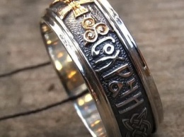 На каком пальце правильно носить кольцо «Спаси и Сохрани»