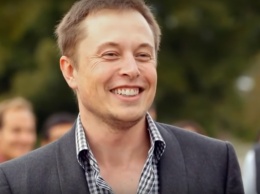 Главное не оконфузиться: Маск заявил о выпуске говорящей Tesla. Видео