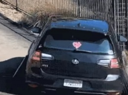 Самый заниженный Volkswagen Golf застрял на ровном месте (видео)