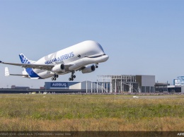 Airbus начал перевозить грузы на новом самолете BelugaXL