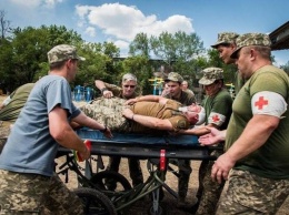 Медикам с передовой Донбасса хотят предоставить статус УБД