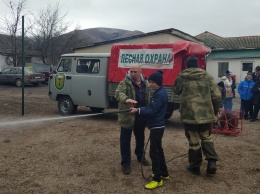 Школьникам из Симферопольского района рассказали и показали как беречь лес от пожара