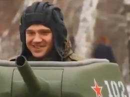 ''Учат молодых ''ихтамнетов'': в России устроили ''танковый биатлон'' для детей. Видео