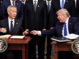 Китай и США подписали торговую сделку