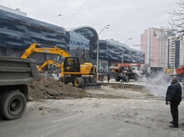 В Киеве спецкомиссия рассмотрит обращения пострадавших во время прорыва теплотрассы около Ocean Plaza