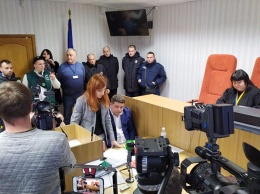 В суде по отстранению от должности директора Гутянского лесхоза произошли потасовки (видео)