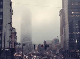 Густой туман и запах дыма в Киеве: почему появился и когда в столице станет легче дышать