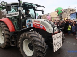 В Берлине продолжается "тракторный протест"