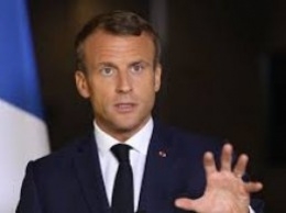 Президенту Франции не дали досмотреть спектакль протестующие